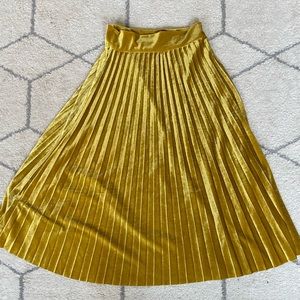 Midi pleated skirt